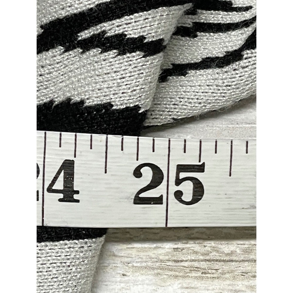 Cable and Gauge Womens Zebra Print Knit Sweater Top Size Large oversized NWT - Picture 6 of 7